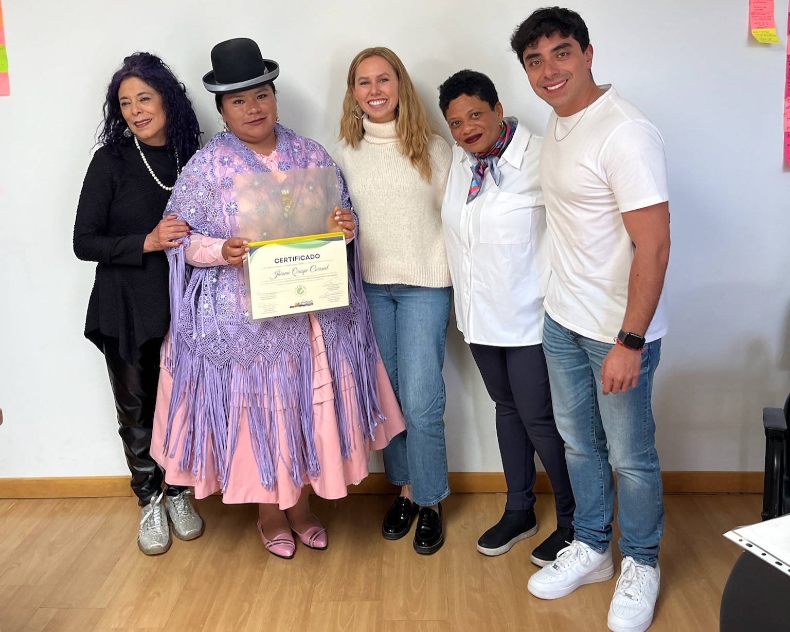 From left to right: Patricia Flores (Principal of Voces Vitales); Jhesmi Quispe (Teacher in Elementary); Courtney Madl (Research Consultant); Monica Swope (CEO and Founder of Learning Dimensions); Luca Prudencio Flores (General Manager of Voces Vitales)